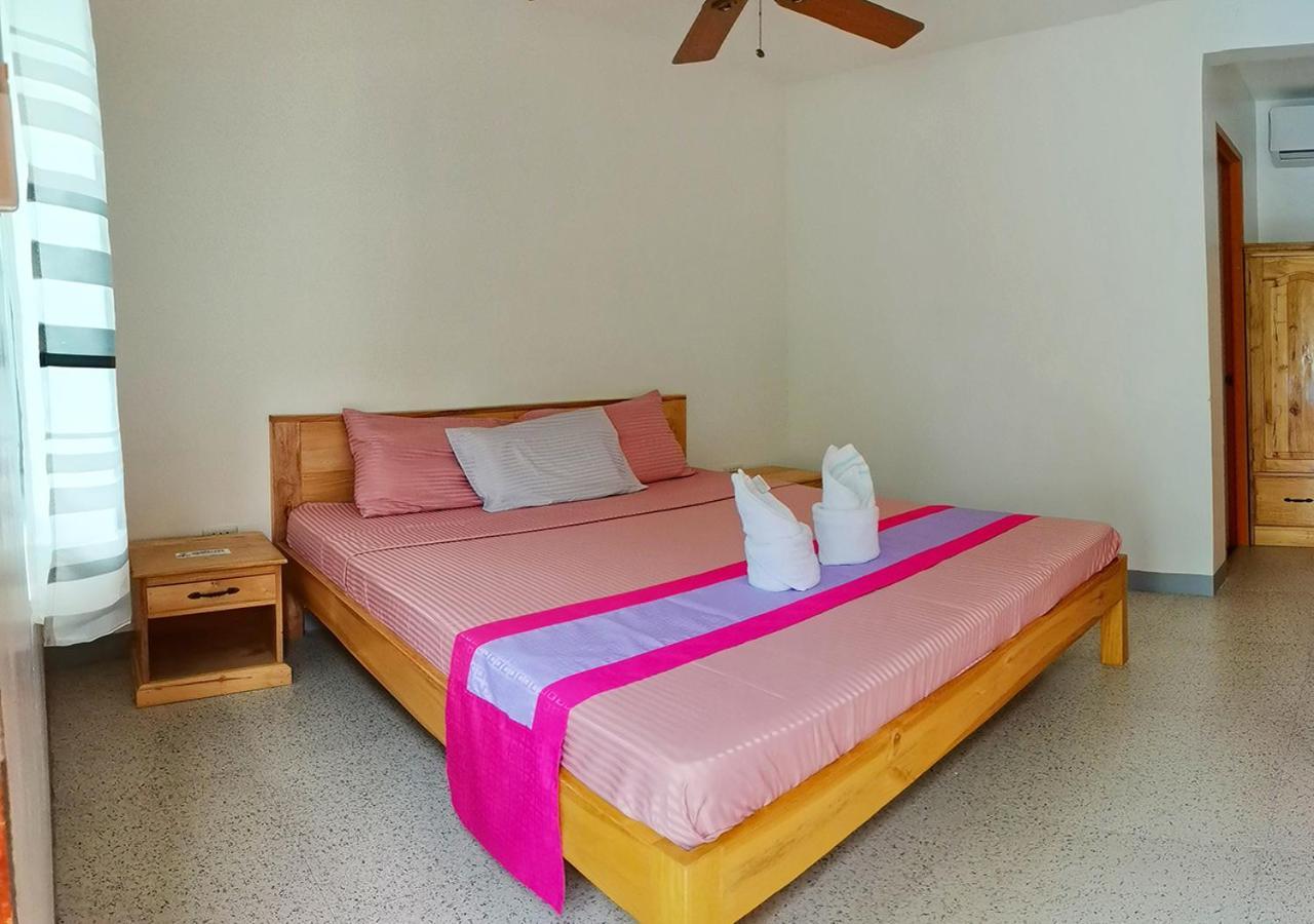 Hotel Beyond Island Moalboal Esterno foto